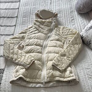 Lululemon Athletica Cream Puffer Jacket with Quilted Design